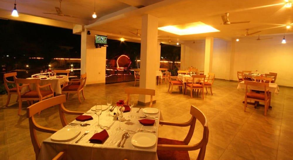 Lambana Resort Calangute Exterior photo