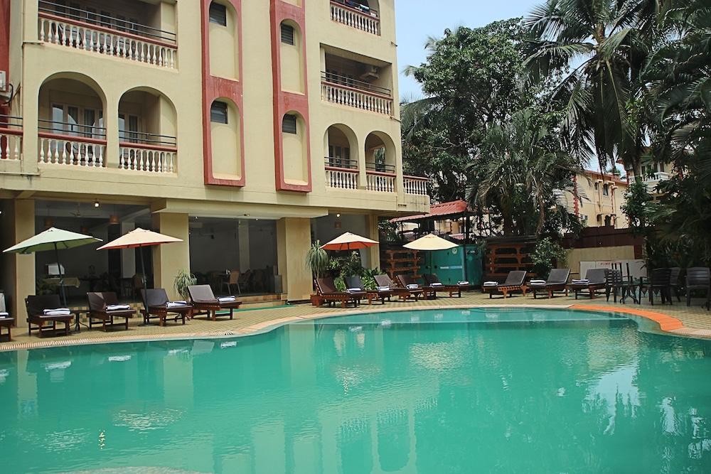 Lambana Resort Calangute Exterior photo
