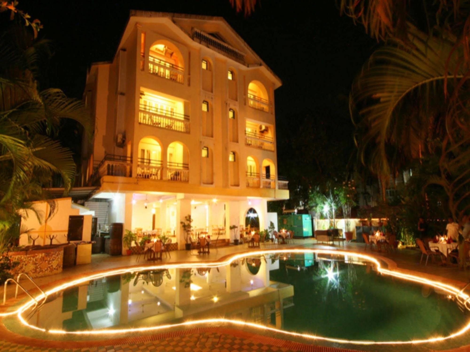 Lambana Resort Calangute Exterior photo